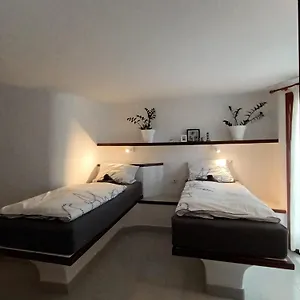 Oceania Sugarhouse Villa